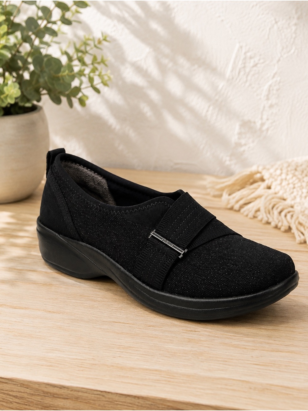 Bzees Lifestride Niche III SlipOn Black Stretch Fabric Wedge Loafers Size 9.5